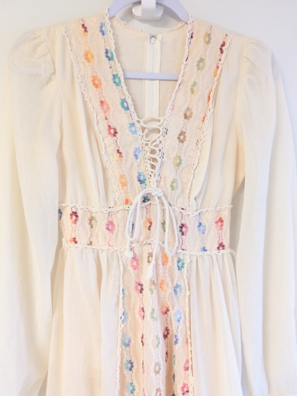 1970s Vintage Maxi Dress with lace rainbow floral details - Picture 2 of 12